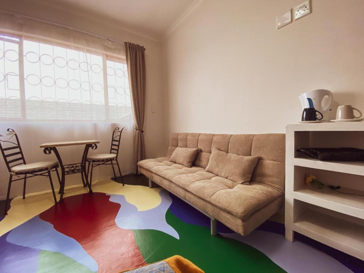 All African Colours Guesthouse 스바코프문트 외부 사진